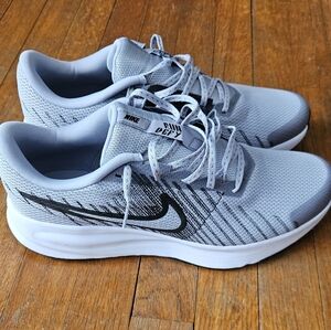 Nike Gray and Black Running Shoes